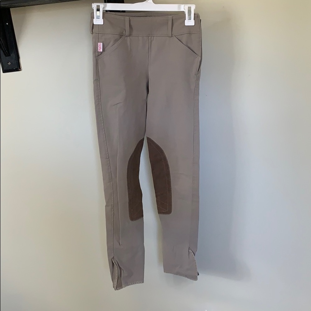 The tailored sportsmen used English riding pants